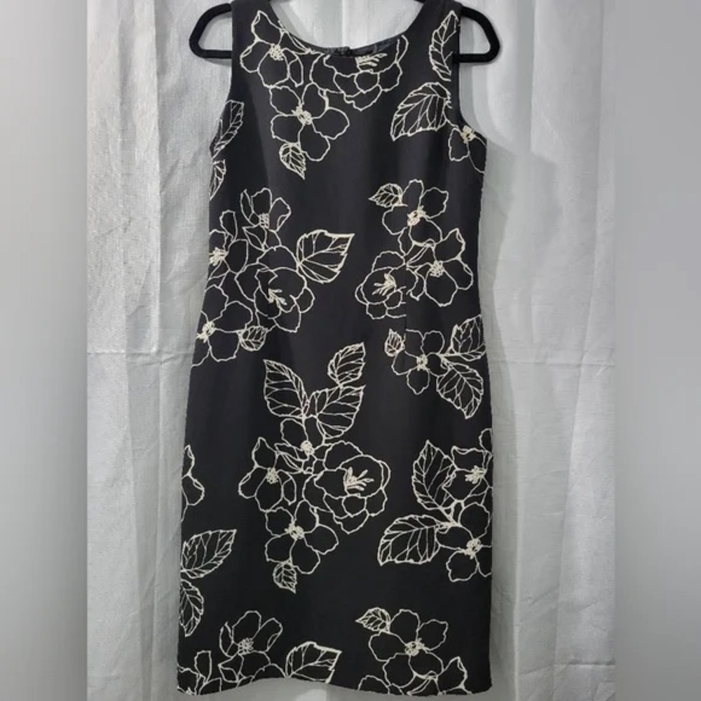 Amanda Smith Black and Cream Floral Midi Dress
